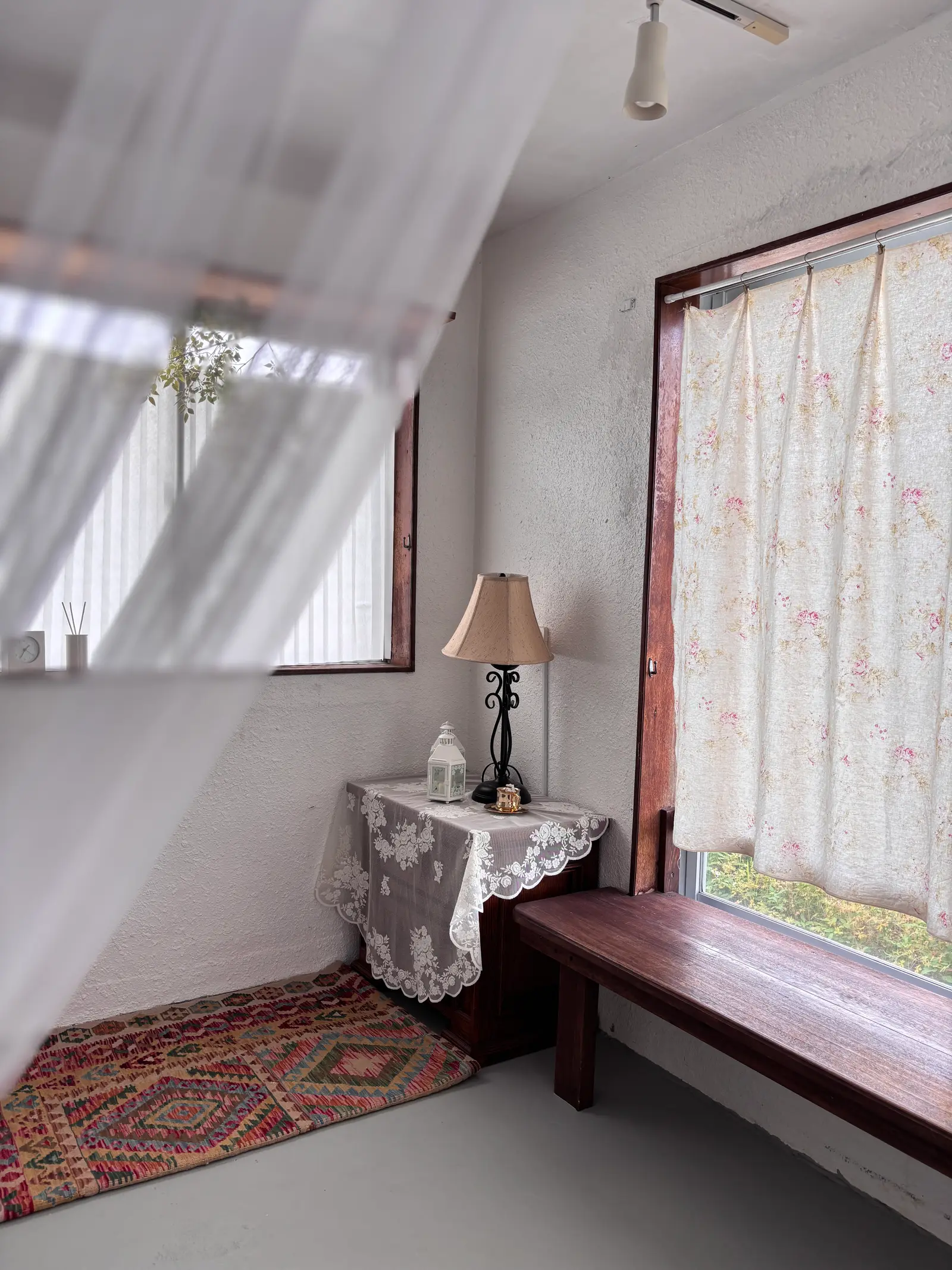 space-curtain-window-lamp-bench.jpeg